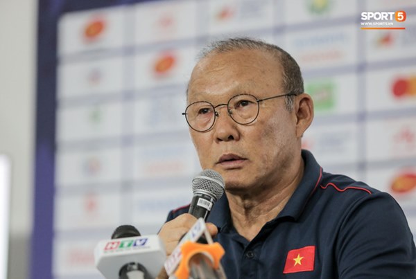 Chuyện giờ mới kể: HLV Park Hang-seo suýt bị cách ly ở U22 Việt Nam trước trận gặp Campuchia-1
