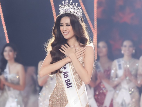 Tân Hoa hậu Khánh Vân bật khóc, cảm ơn ba mẹ sau đăng quang-1