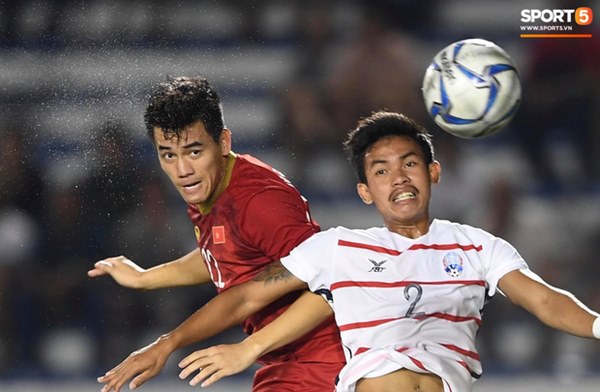 Báo hàng đầu châu Á ngả mũ, tấm tắc khen thầy trò Park Hang-seo: Việt Nam là không thể ngăn cản, họ đã tiến rất gần đến tấm HCV SEA Games-3