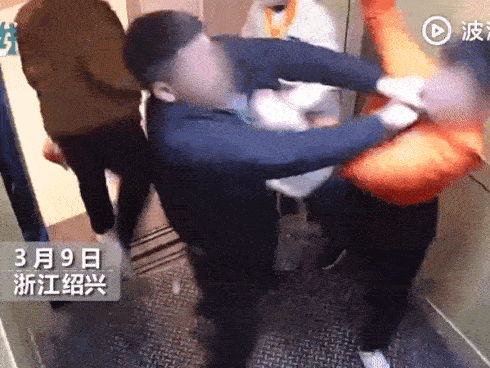 Thực hư câu chuyện kỳ lạ trong thang máy ở Thượng Hải: Có một cụ già bước ra cùng người đàn ông dù trước đó không hề đi vào-4