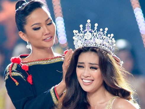 Tân Hoa hậu Khánh Vân bị chê không xứng đáng vì trả lời nhạt nhẽo, fan hâm mộ khẳng định Á hậu 2 Thúy Vân bị chèn ép?-9