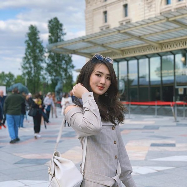 Ái nữ Huawei học Harvard, sống xa hoa như thế nào?-8