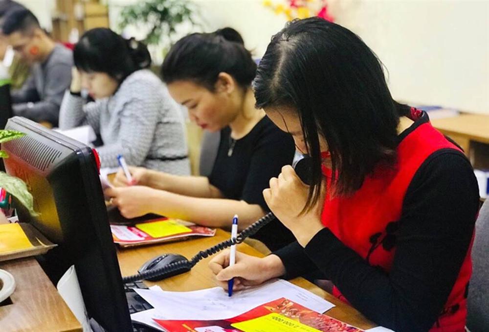 Nửa đêm, hàng ngàn người đòi đi Philippines, cháy tour cổ vũ đội tuyển-1