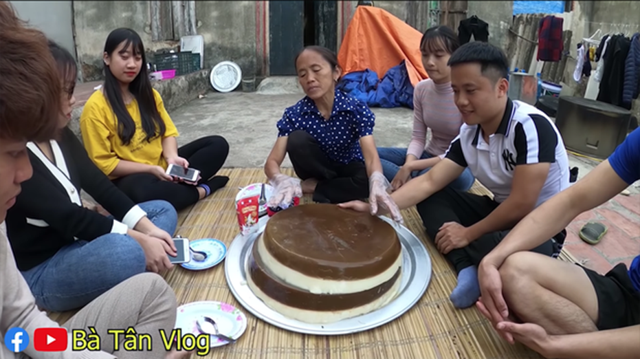 Tuyên bố làm thạch 7 tầng nhưng chỉ được 4 tầng, lần này Bà Tân Vlog còn mượn luôn hình trên mạng để làm thumbnail-7