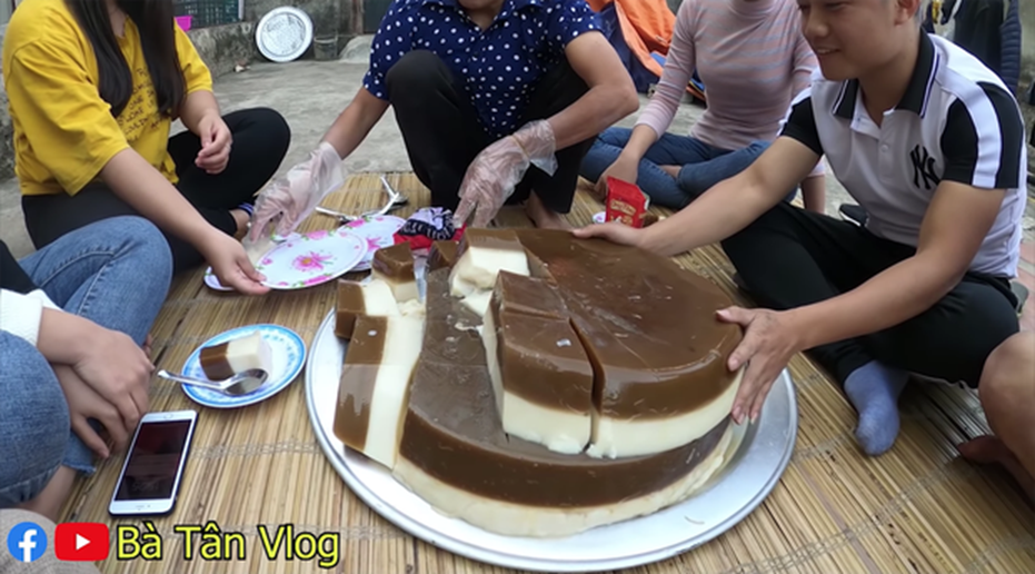 Tuyên bố làm thạch 7 tầng nhưng chỉ được 4 tầng, lần này Bà Tân Vlog còn mượn luôn hình trên mạng để làm thumbnail-8