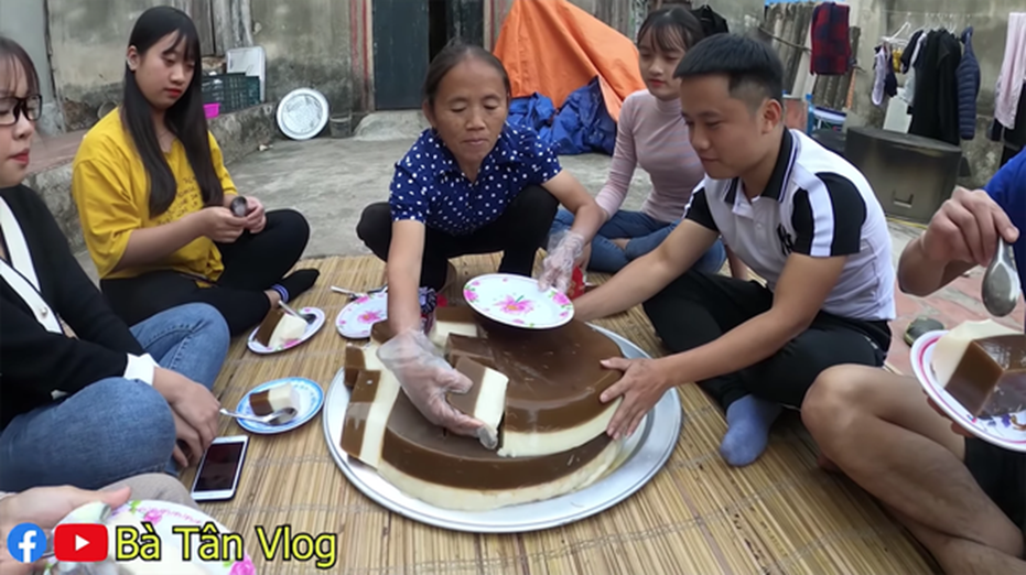 Tuyên bố làm thạch 7 tầng nhưng chỉ được 4 tầng, lần này Bà Tân Vlog còn mượn luôn hình trên mạng để làm thumbnail-9