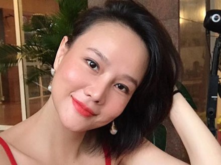 Dương Yến Ngọc lại gây bức xúc vì có hành vi kém sang với Tân Hoa hậu Hoàn vũ Khánh Vân