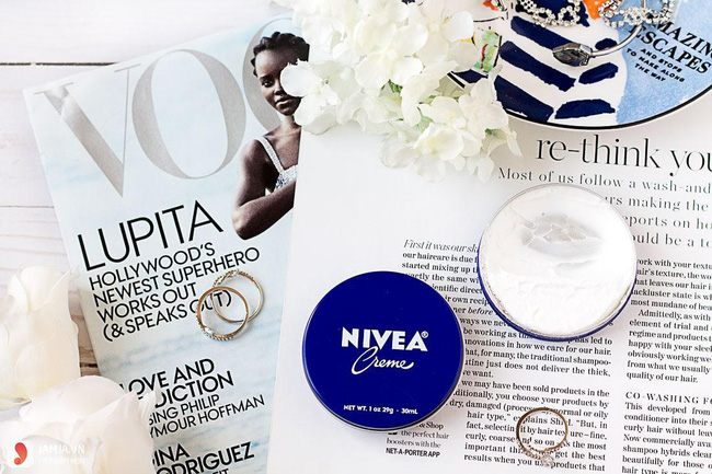 5 loại kem dưỡng ẩm dành cho người lười: Khô đâu bôi đấy và đặc biệt dùng được cả mặt lẫn cơ thể-5