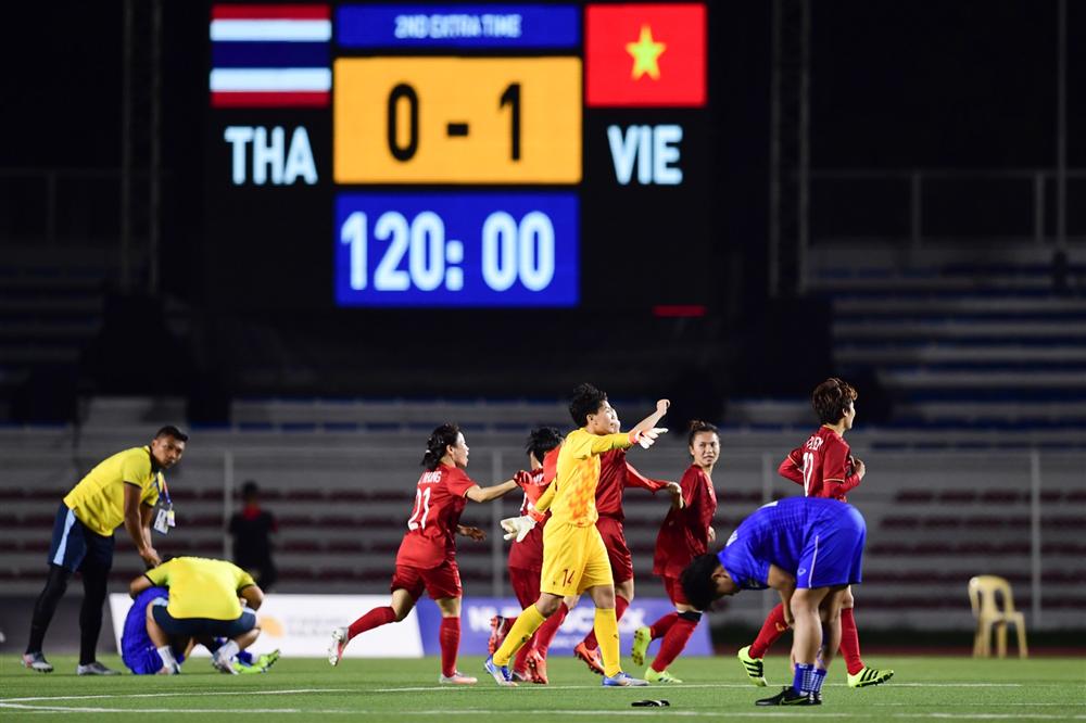 Mồ hôi, máu và nước mắt đưa tuyển nữ Việt Nam gặt vàng SEA Games-14