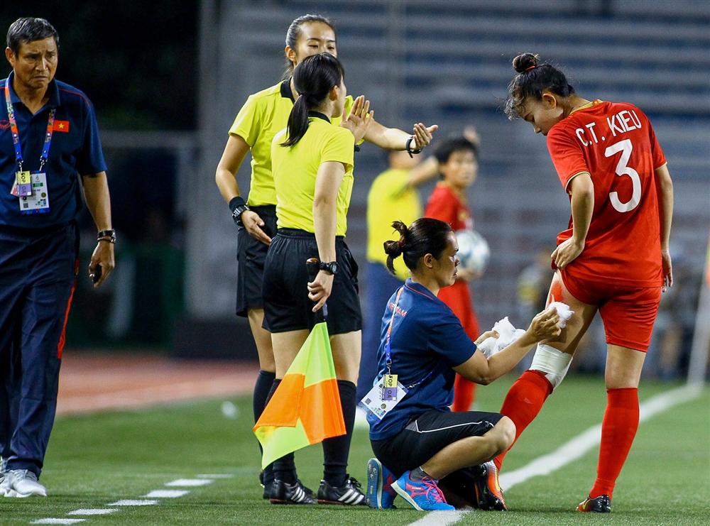 Mồ hôi, máu và nước mắt đưa tuyển nữ Việt Nam gặt vàng SEA Games-15