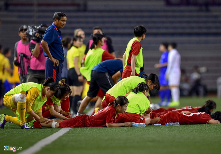 Mồ hôi, máu và nước mắt đưa tuyển nữ Việt Nam gặt vàng SEA Games-20