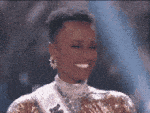 Bỏng mắt ngắm người đẹp Nam Phi mặc bikini cuốn hút đăng quang Miss Universe 2019-10