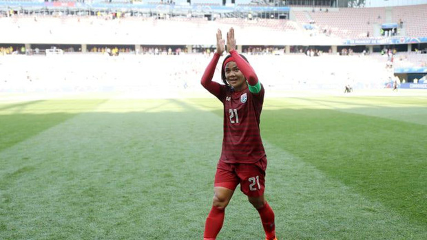 Nhiều fan Việt kì thị giới tính cầu thủ nữ Thái Lan: Cổ động viên bóng đá văn minh sẽ không làm thế!-1