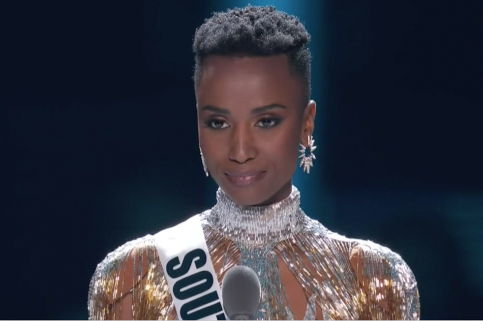 Tân Hoa hậu Hoàn vũ Zozibini Tunzi: Để tóc dài thì bại trận, chuyển sang tóc ngắn chất chơi thì đăng quang ngay tắp lự-1