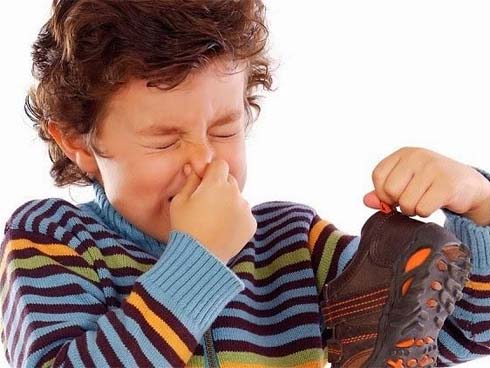 Dầu mỡ trên hộp nhựa cứng đầu khó ra, chỉ dùng 1 thứ này đảm bảo sạch bóng như mới-5