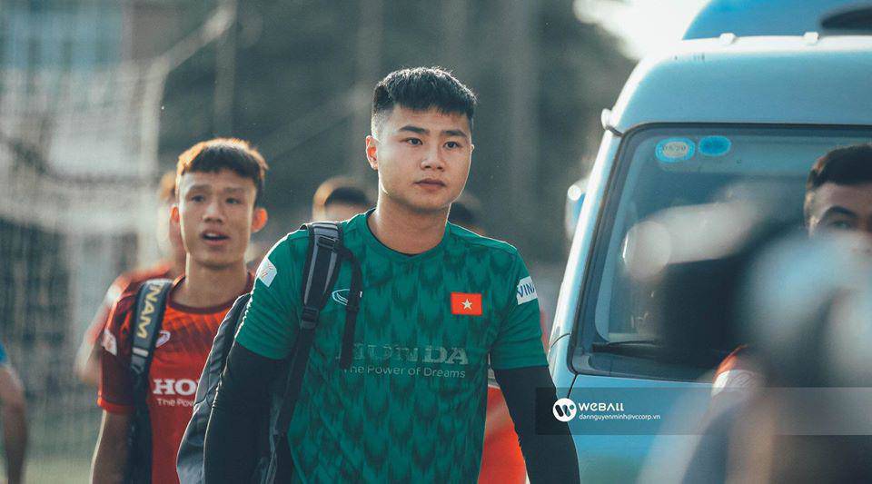 Mẹ thủ môn Văn Toản chia sẻ điều gì về con trai đang thi đấu tại SEA Games 30?-2