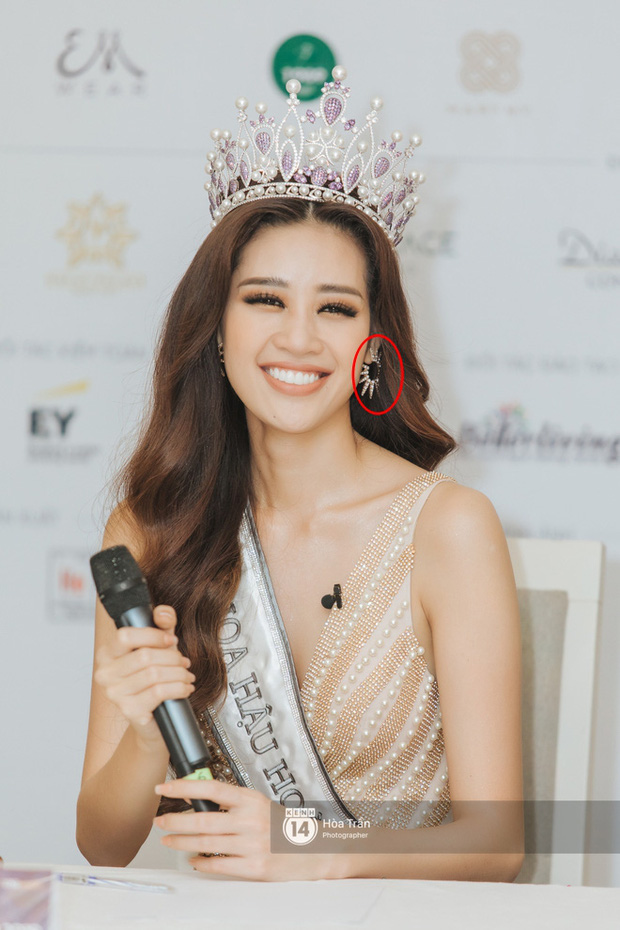 Đăng quang cách nhau 1 ngày nhưng Miss Universe 2019 và Hoa hậu Khánh Vân lại có điểm trùng hợp đến ngỡ ngàng-2