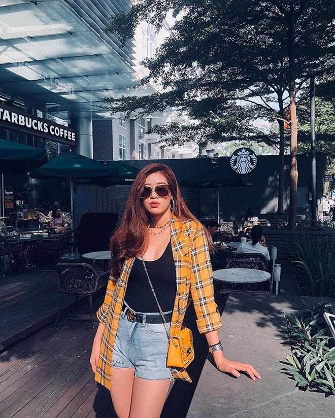 Ăn mặc cá tính hết phần thiên hạ, Hoa hậu Khánh Vân còn mê xài túi hiệu chẳng kém ai-12