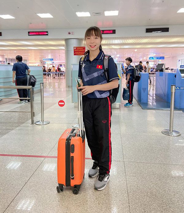 Quyết liệt trên sân cỏ, ai ngờ 3 gương mặt khả ái của đội tuyển bóng đá nữ Việt Nam lại có những hình ảnh ngoài đời mềm mại như thế này-16