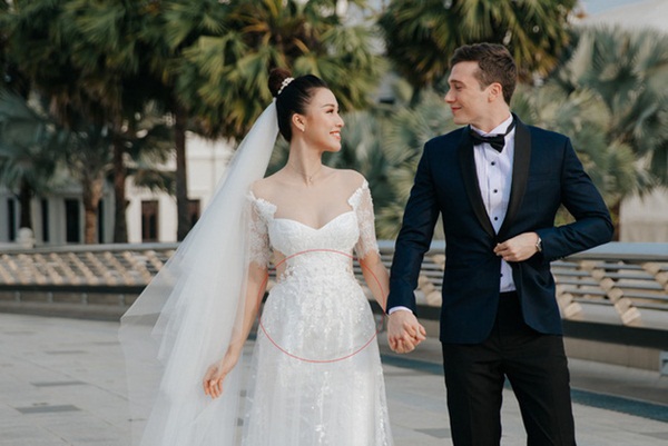 Sau tin đồn mang thai, MC Hoàng Oanh đã lộ vòng 2 lớn rõ lắm rồi trong hình ảnh đời thường-4