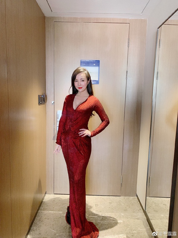Ngấp nghé tuổi 35, Can Lộ Lộ đã từ bỏ con đường khoe thân lố: Khoe nhan sắc trẻ trung, nhẹ nhàng như thiếu nữ-4