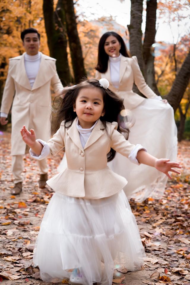 Đưa con gái 3 tuổi đi xem phim Elsa, Vân Trang sợ bé không hiểu nhưng Nì phản ứng khiến mẹ bất ngờ-1