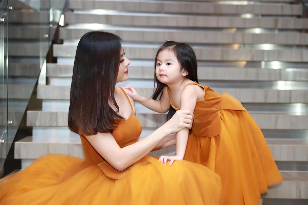 Đưa con gái 3 tuổi đi xem phim Elsa, Vân Trang sợ bé không hiểu nhưng Nì phản ứng khiến mẹ bất ngờ-2