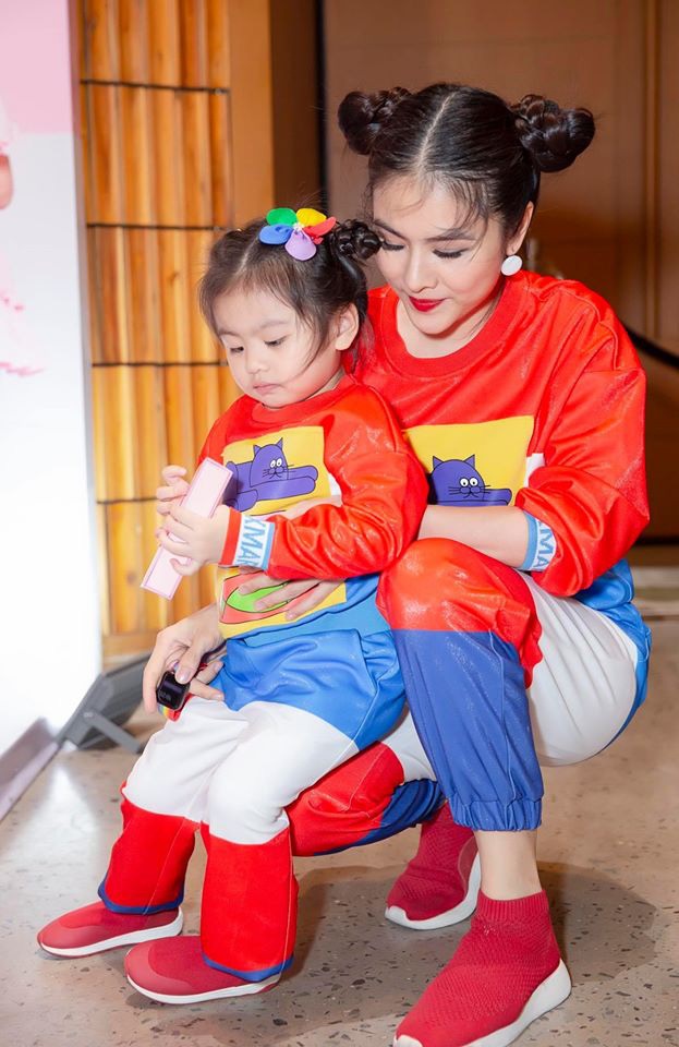 Đưa con gái 3 tuổi đi xem phim Elsa, Vân Trang sợ bé không hiểu nhưng Nì phản ứng khiến mẹ bất ngờ-3