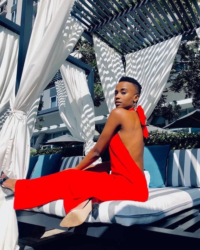 Chiêm ngưỡng loạt ảnh đời thường và background xịn của Tân Hoa hậu Hoàn vũ mới biết vì sao Hoàng Thùy lại bị người đẹp Nam Phi bỏ xa đến thế-6