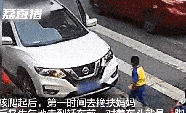 Một vụ tai nạn giao thông xôn xao cộng đồng mạng nhưng thái độ và hành vi của cậu bé nạn nhân mới là thứ khiến nhiều người thích thú-2