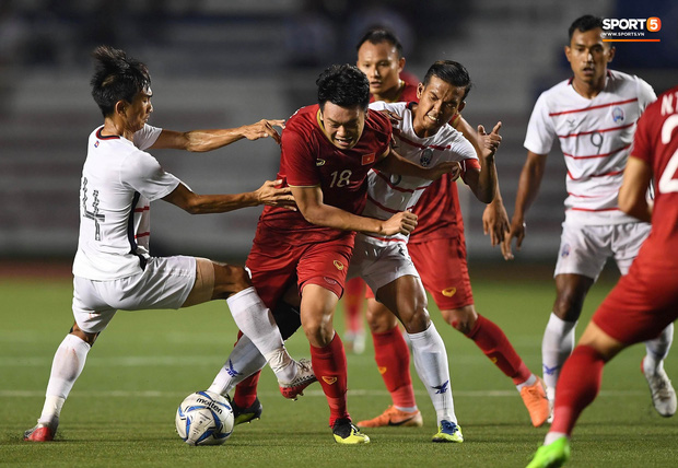 Nhìn lại hình ảnh Văn Hậu máu chảy ròng ròng, Trọng Hoàng toác hai đầu gối để đưa U22 Việt Nam vào chung kết SEA Games 30-6