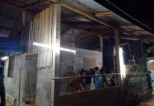 Người cha lạnh cóng đến chết vì nhường chăn cho con gái đắp-1