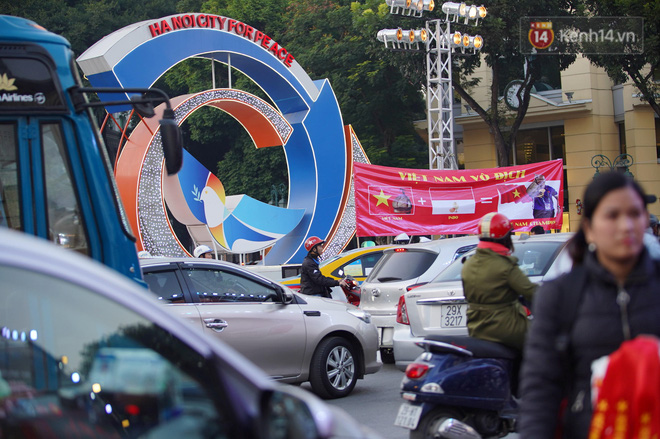 Bố Đoàn Văn Hậu: Việt Nam vô địch rồi!-80