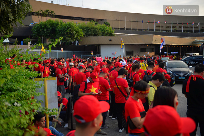 Bố Đoàn Văn Hậu: Việt Nam vô địch rồi!-85