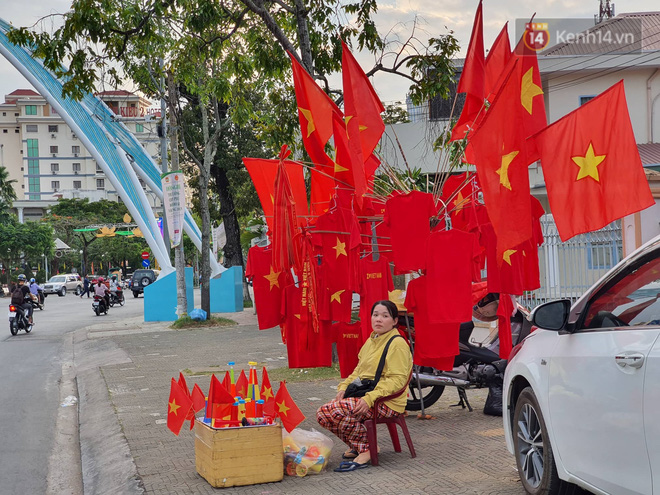 Bố Đoàn Văn Hậu: Việt Nam vô địch rồi!-82