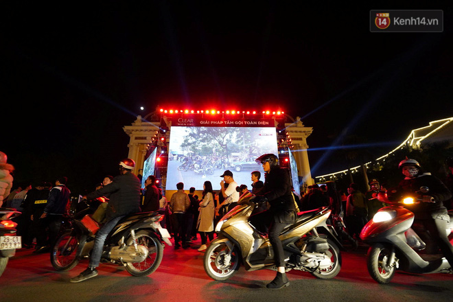 Bố Đoàn Văn Hậu: Việt Nam vô địch rồi!-70