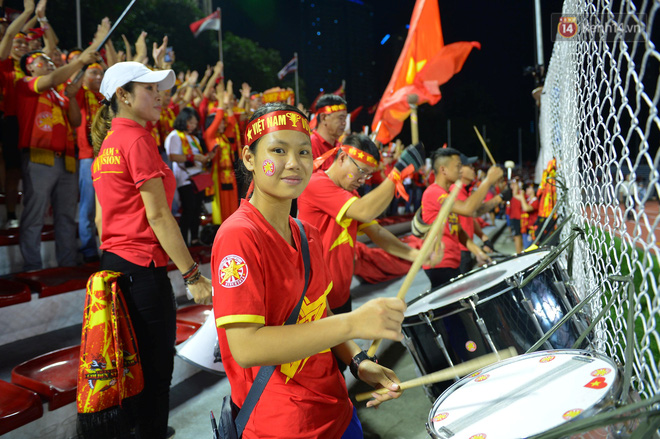 Bố Đoàn Văn Hậu: Việt Nam vô địch rồi!-64