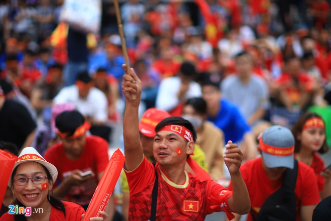 Bố Đoàn Văn Hậu: Việt Nam vô địch rồi!-55