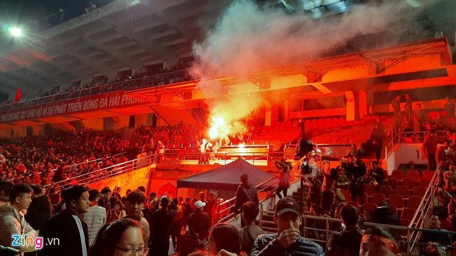 Bố Đoàn Văn Hậu: Việt Nam vô địch rồi!-44