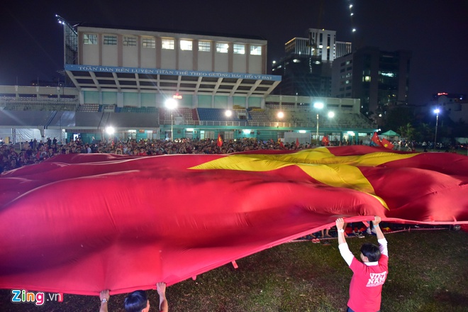 Bố Đoàn Văn Hậu: Việt Nam vô địch rồi!-37