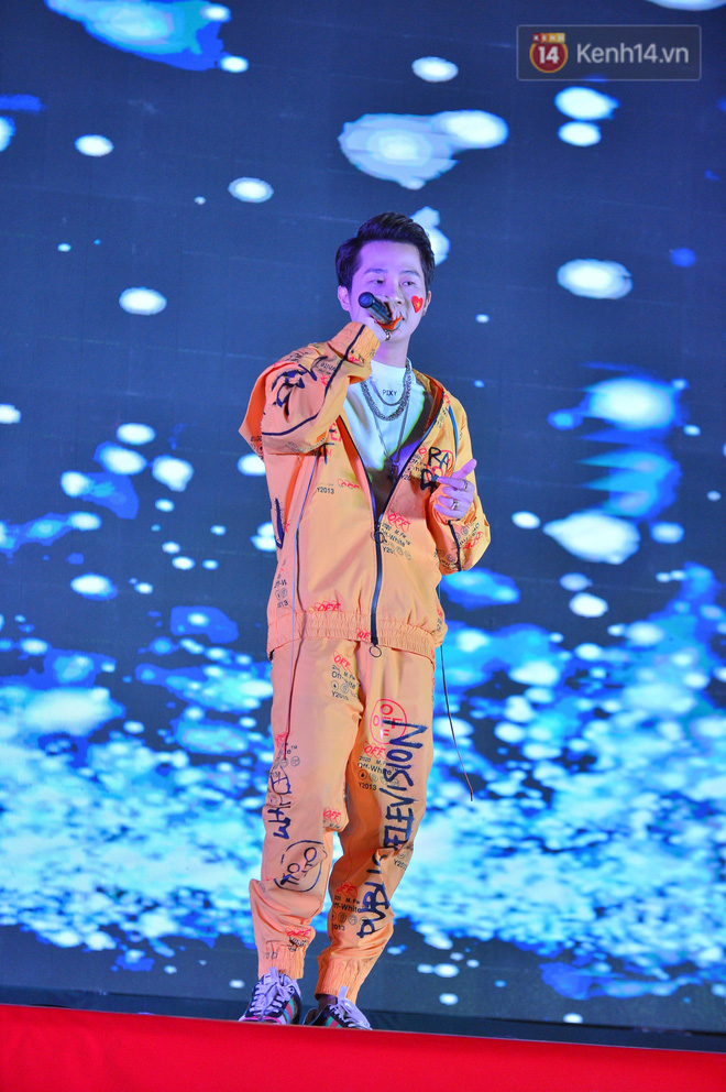 Bố Đoàn Văn Hậu: Việt Nam vô địch rồi!-22