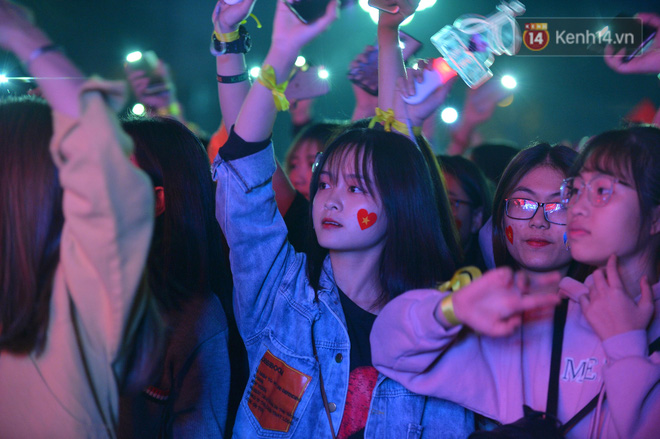 Bố Đoàn Văn Hậu: Việt Nam vô địch rồi!-24