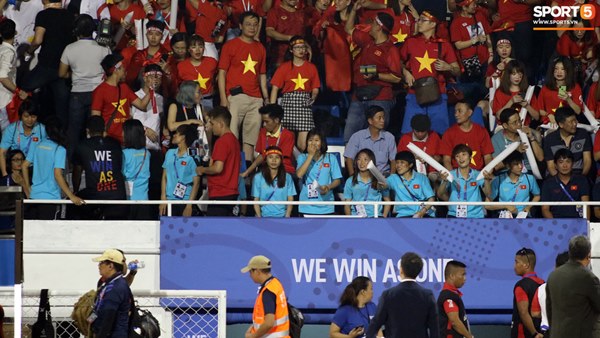 HLV Park Hang-seo cực thần thái khi Văn Hậu ghi bàn mở tỷ số ở trận chung kết SEA Games 30-8