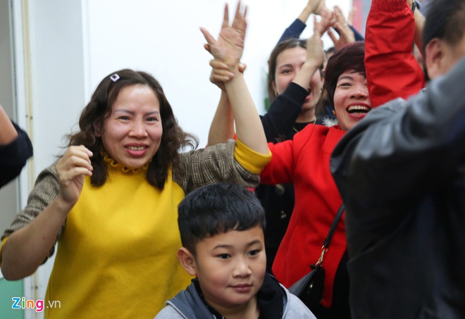 Bố Đoàn Văn Hậu: Việt Nam vô địch rồi!-7