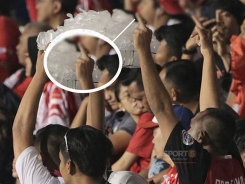 HLV Park Hang-seo giận tím người, nhận thẻ đỏ trong trận chung kết SEA Games 30 sau màn cãi tay đôi cực gắt với trọng tài-4