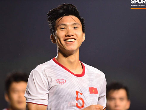 Bạn gái Văn Hậu khoe ảnh chụp cùng huy chương vàng: Cô gái số hưởng nhất hôm nay đây rồi!-2