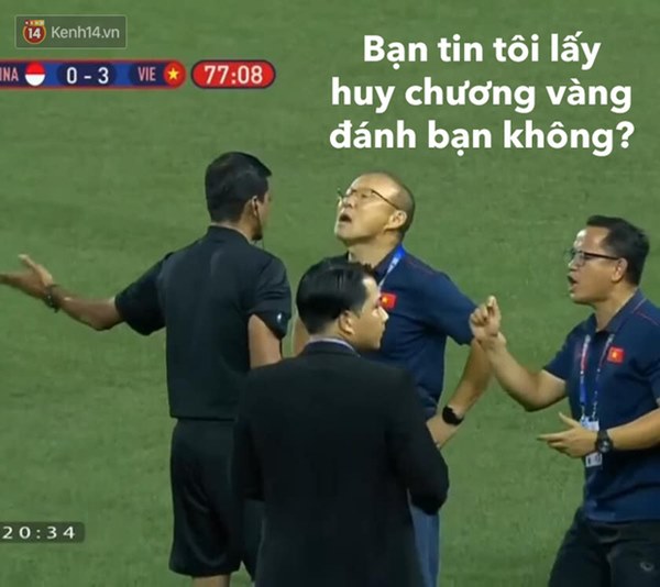 Hình ảnh thầy Park cà khịa trọng tài là nguồn cảm hứng chế ảnh lớn nhất đêm nay-12