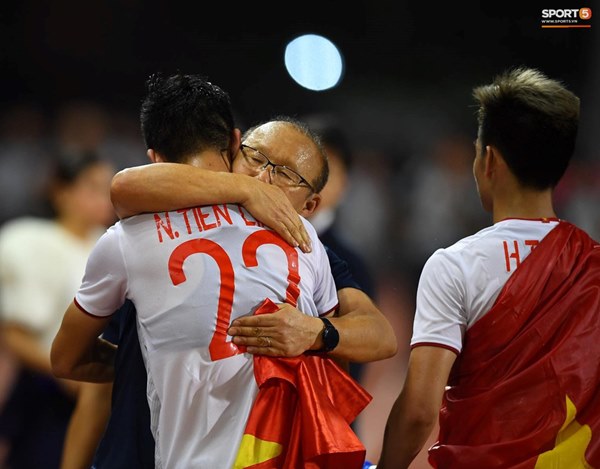 U22 Việt Nam ăn mừng cực cảm xúc khi vô địch SEA Games 30-3