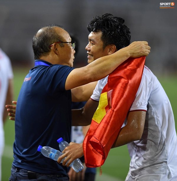 U22 Việt Nam ăn mừng cực cảm xúc khi vô địch SEA Games 30-4