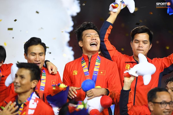 U22 Việt Nam ăn mừng cực cảm xúc khi vô địch SEA Games 30-15